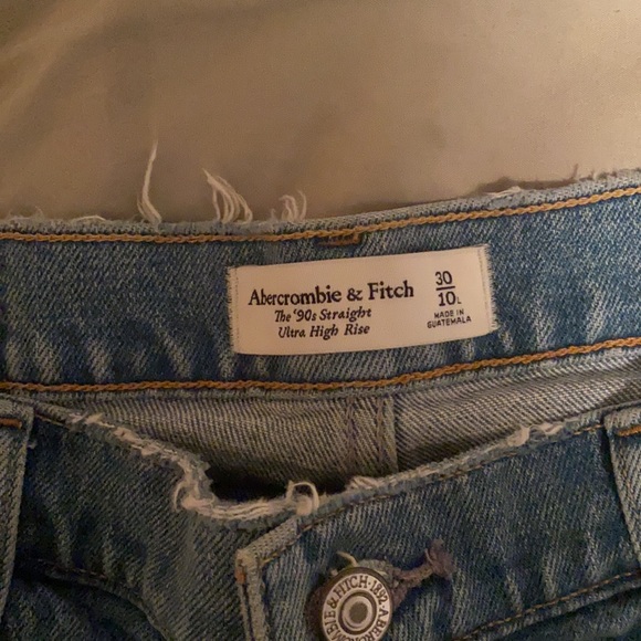 Abercrombie & Fitch 90s Straight Ultra High Rise Denim Jeans - Picture 3 of 4